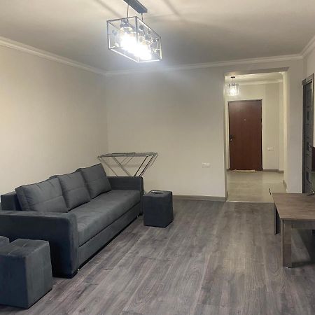 3 Cosy Apartment Near Airport Evn Erevan Exterior foto